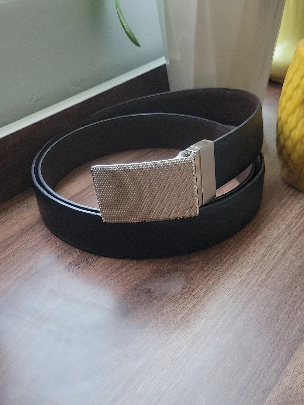 Nike Black Leather Belt with Textured Silver Buckle Sz XL 42-44